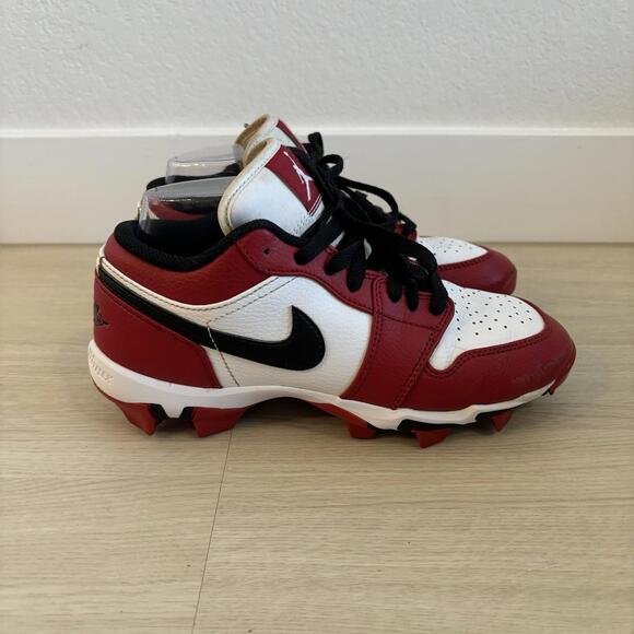 Nike Jordan 1 Low Youth Chicago Red Multi Cleat Size 5.5 Youth - Picture 1 of 8